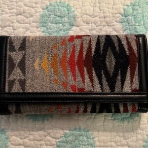 PENDLETON Tri-fold Wallet ** Classic Native Design**